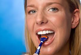 Як почистити язик від нальоту